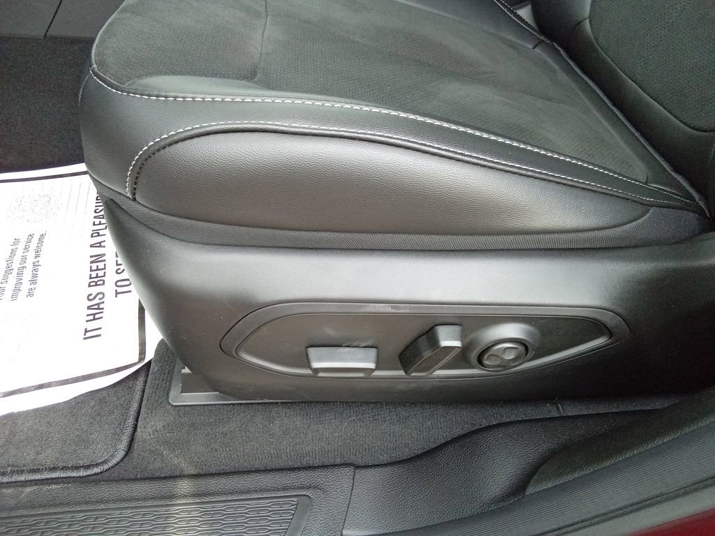 New 2026 Jeep Grand Cherokee Altitude image 13