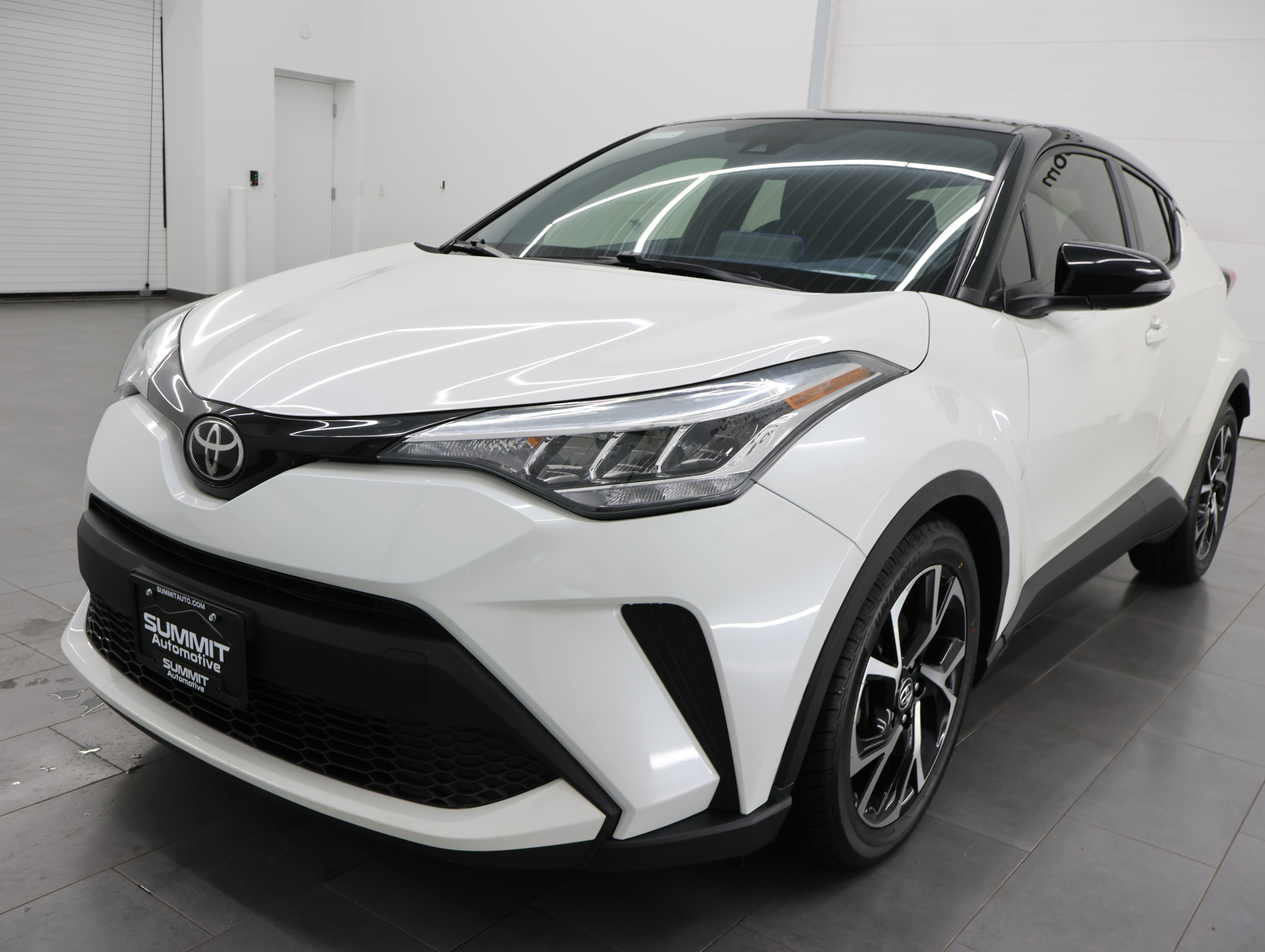 Used 2020 Toyota C-HR XLE FWD image 7