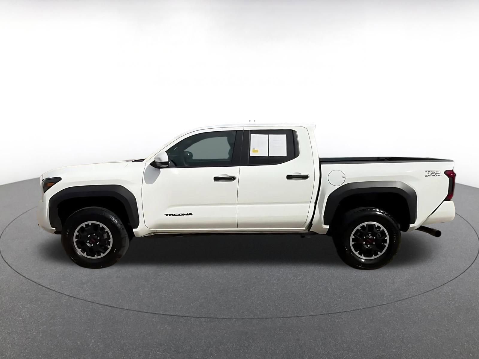 Used 2025 Toyota Tacoma TRD Off-Road image 9