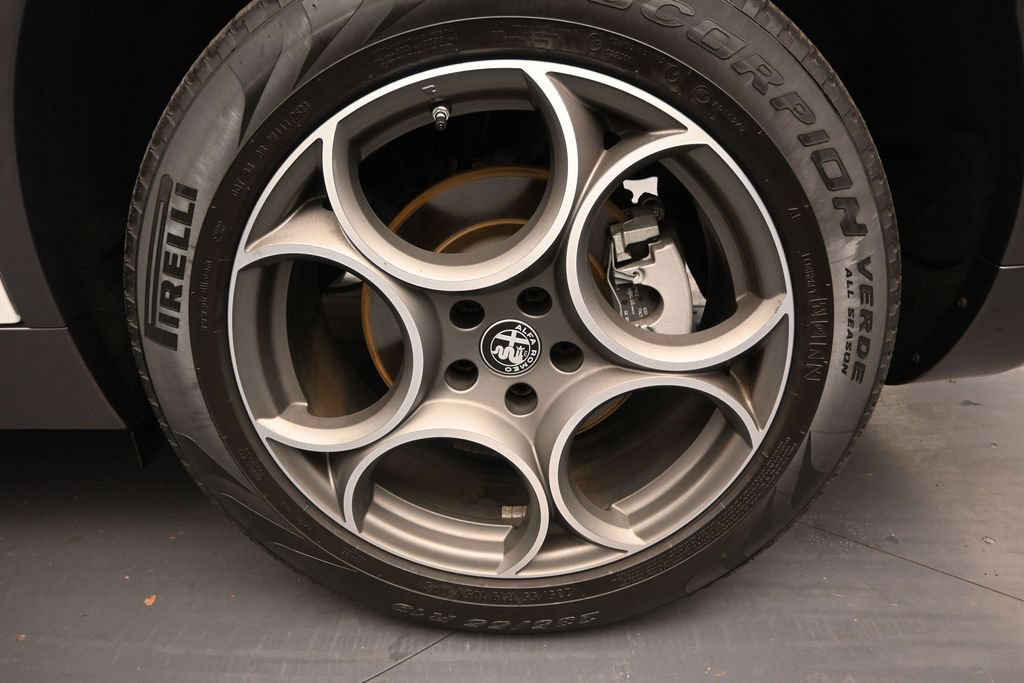 Used 2024 Alfa Romeo Stelvio Ti AWD/4WD image 10