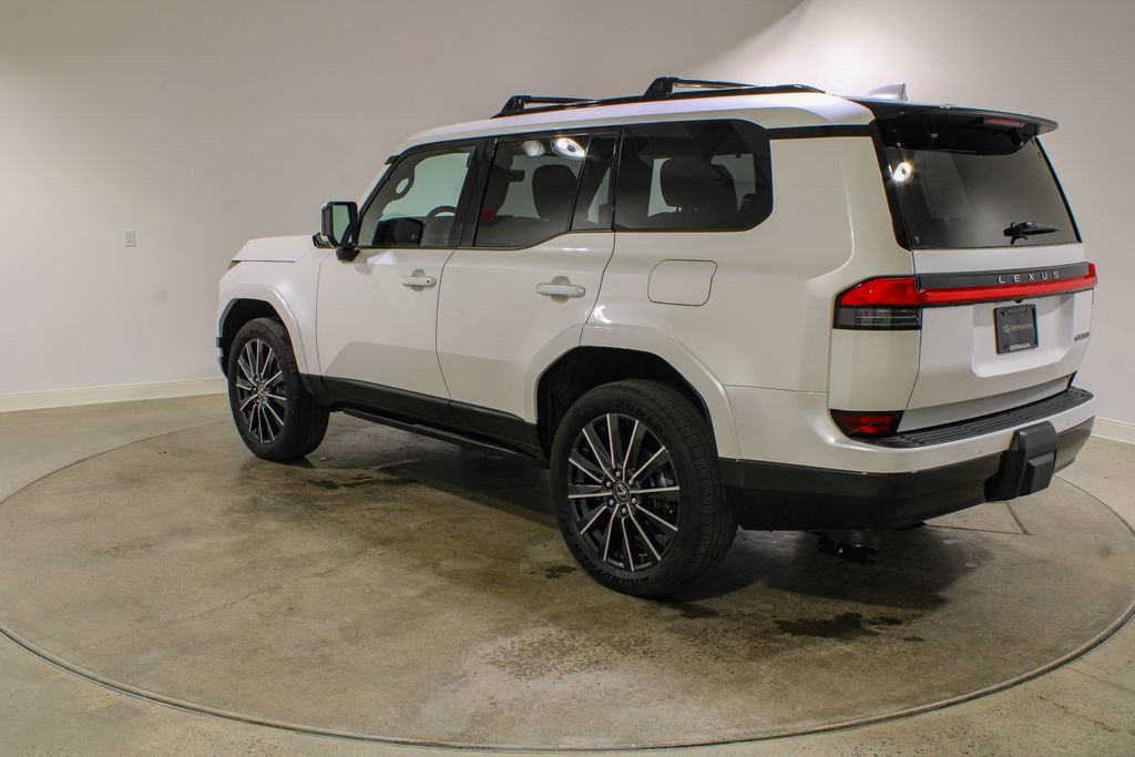 Used 2025 Lexus GX 550 w/ Accessory Package (2T) image 3