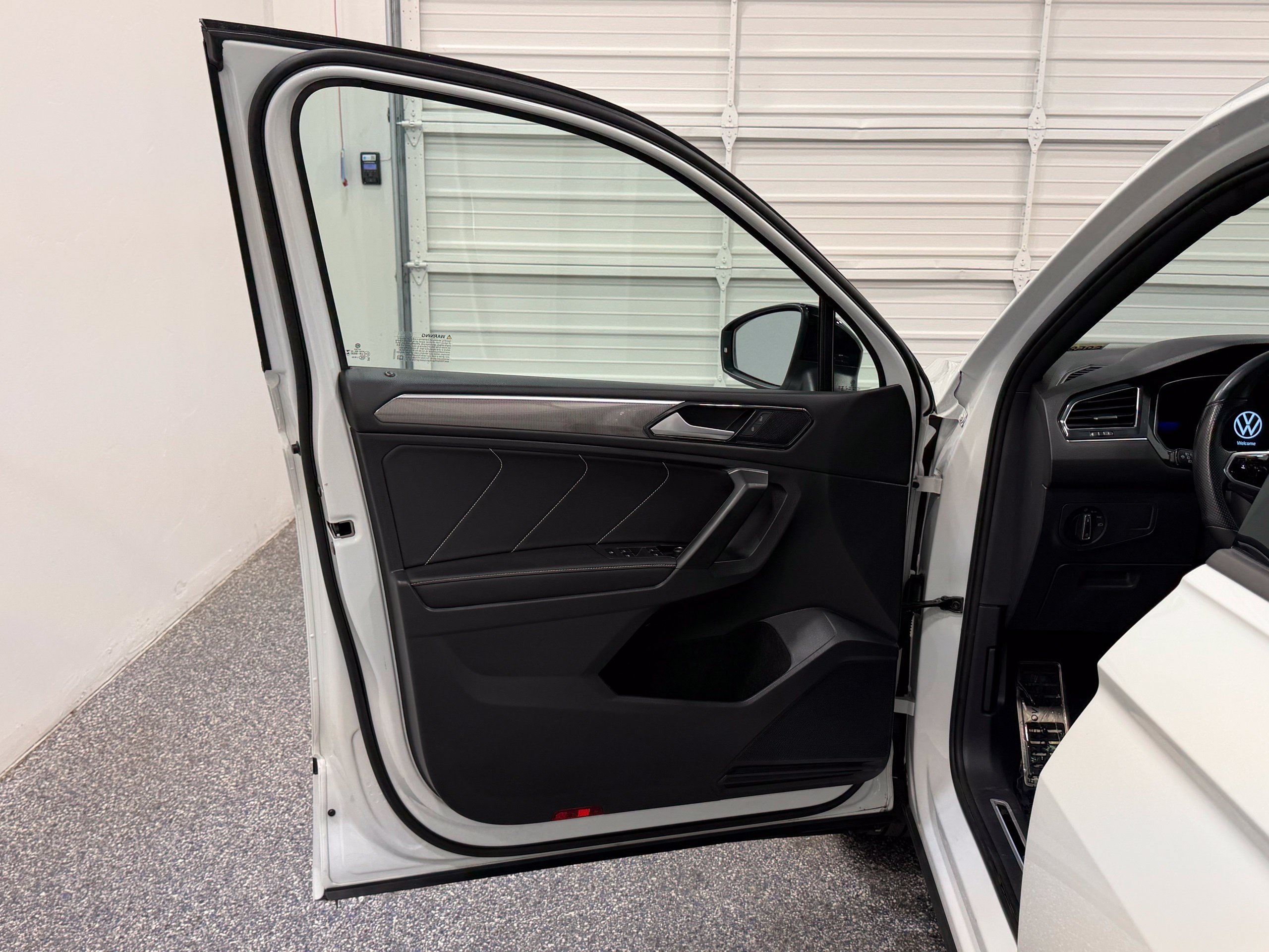 Certified 2023 Volkswagen Tiguan SE R-Line FWD image 21