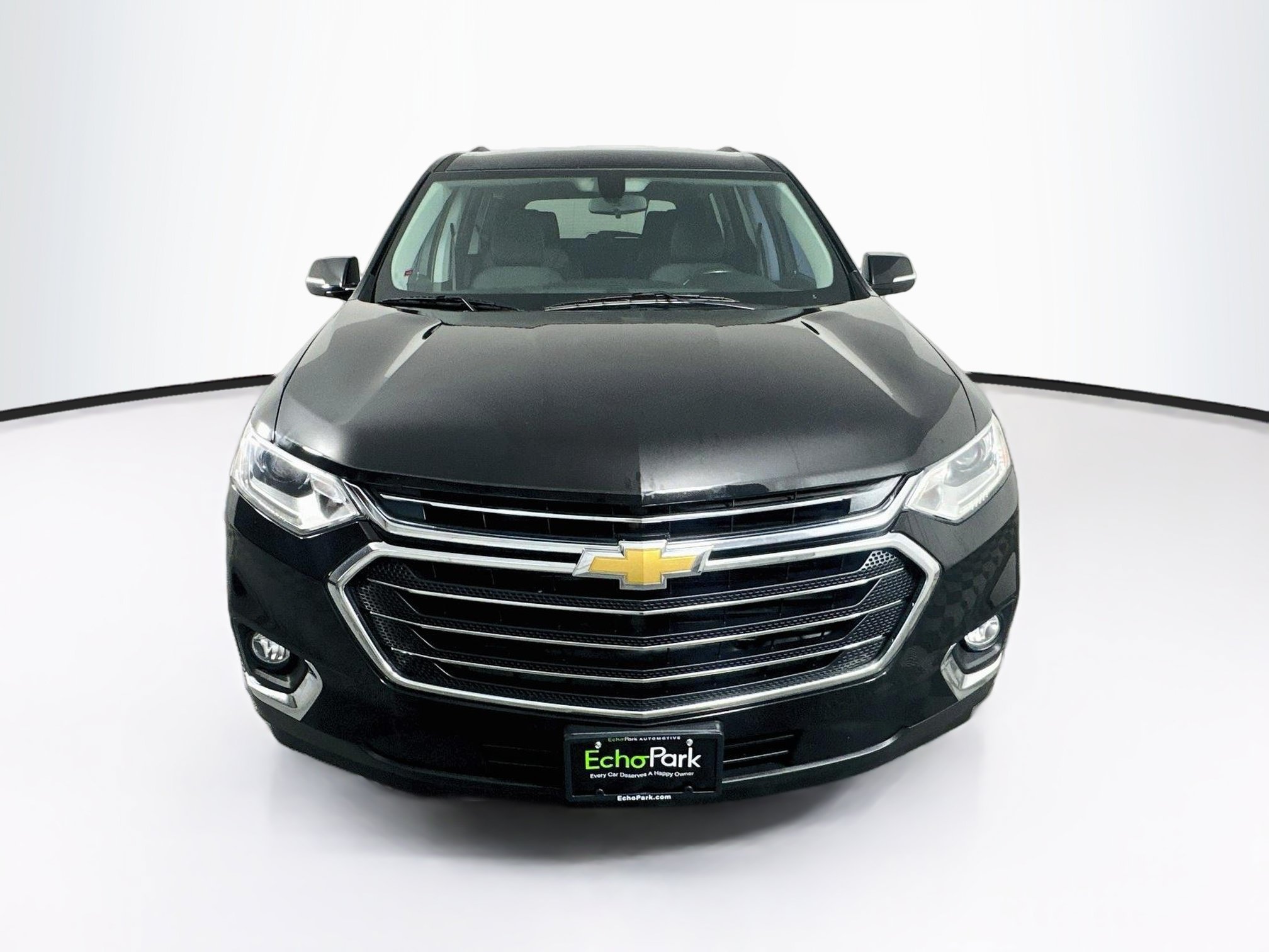 Used 2019 Chevrolet Traverse LT FWD image 2
