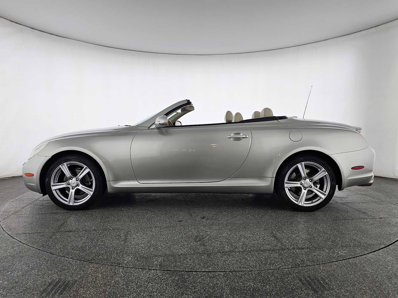 Used 2005 Lexus SC 430 Convertible image 26
