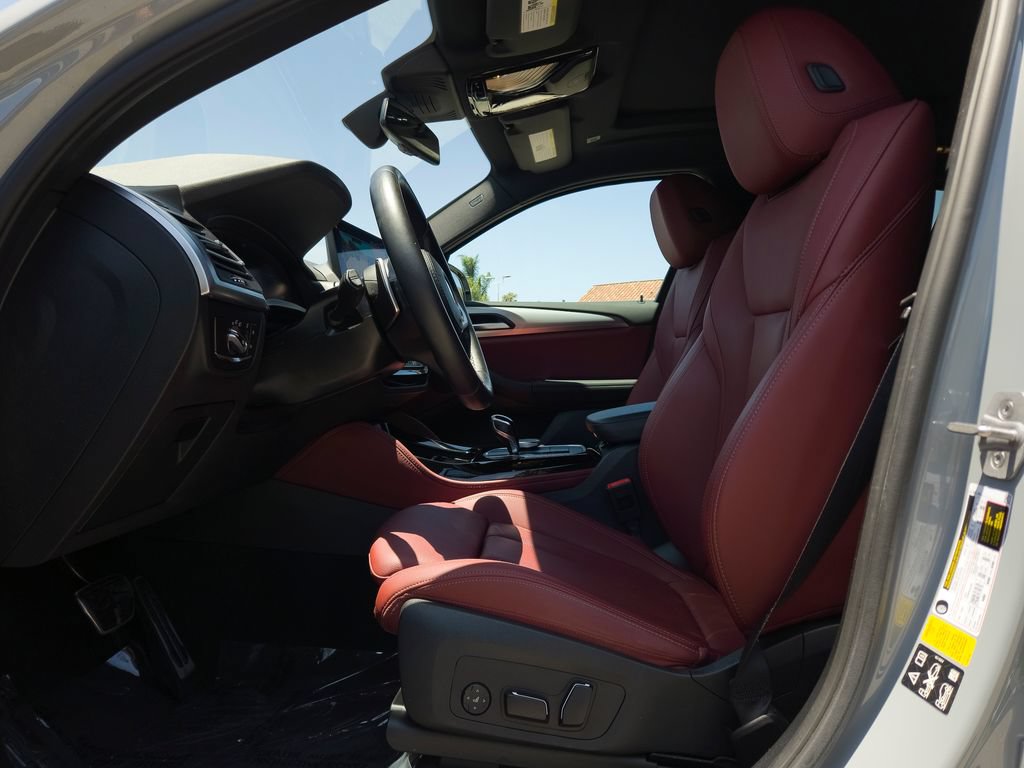 Used 2024 BMW X4 xDrive30i w/ M Sport Package AWD/4WD image 8