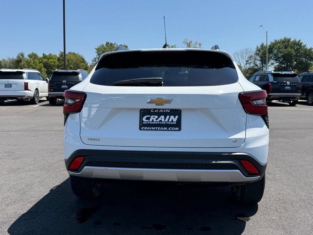Used 2024 Chevrolet Trax LT w/ Driver Confidence Package FWD image 6