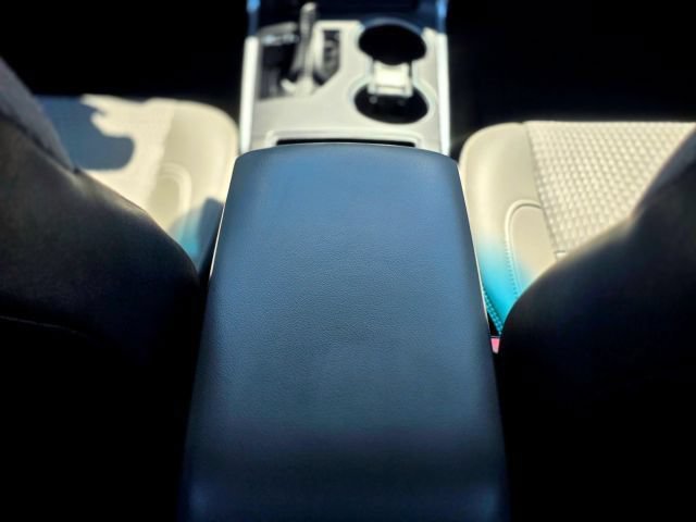 Used 2015 Toyota Camry SE FWD image 29