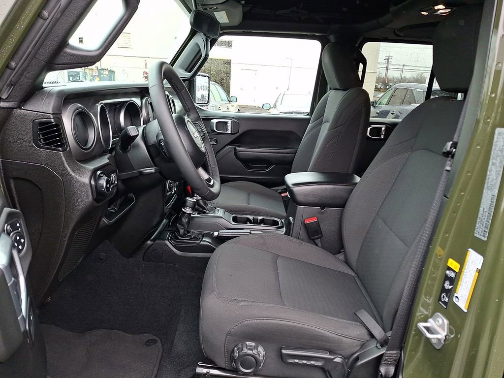 Used 2023 Jeep Wrangler Unlimited Sport AWD/4WD image 15