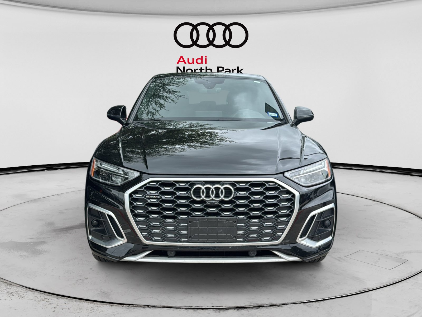 Used 2024 Audi Q5 2.0T Premium w/ Convenience Package AWD/4WD image 2