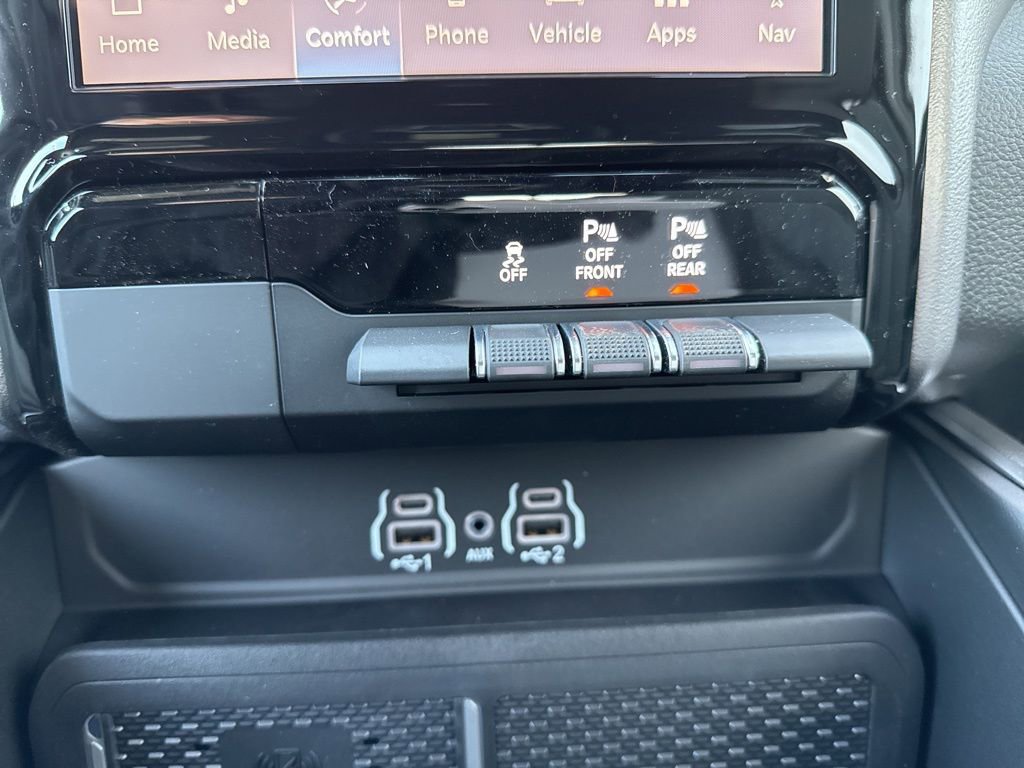 New 2026 RAM 1500 4x4 Crew Cab image 18
