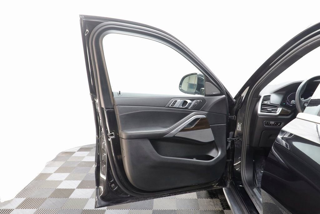 Used 2021 BMW X6 xDrive40i w/ Premium Package image 5