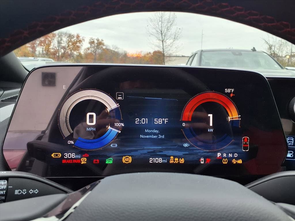 Used 2025 Chevrolet Equinox EV RS image 14