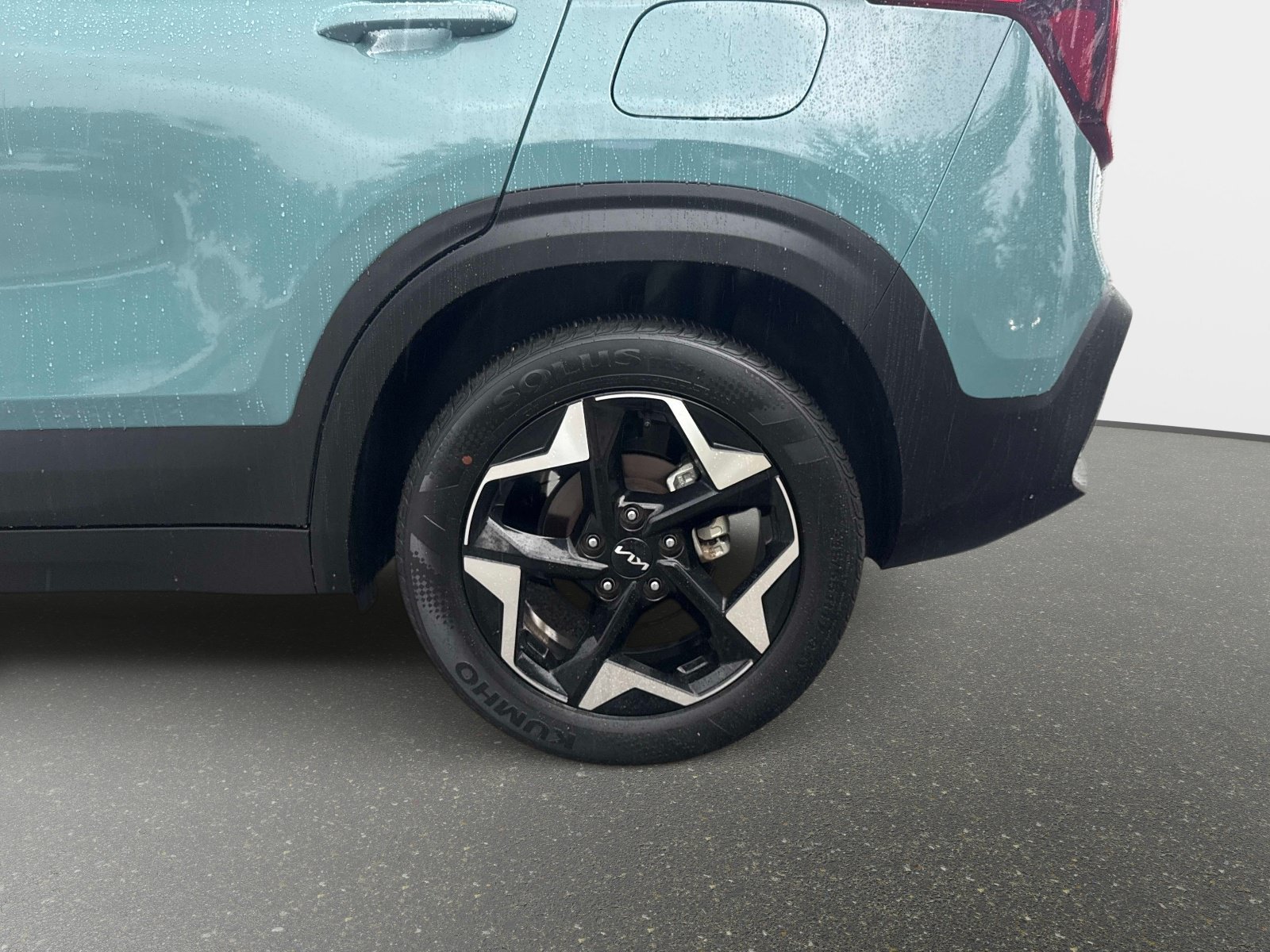 Used 2025 Kia Seltos EX FWD image 9