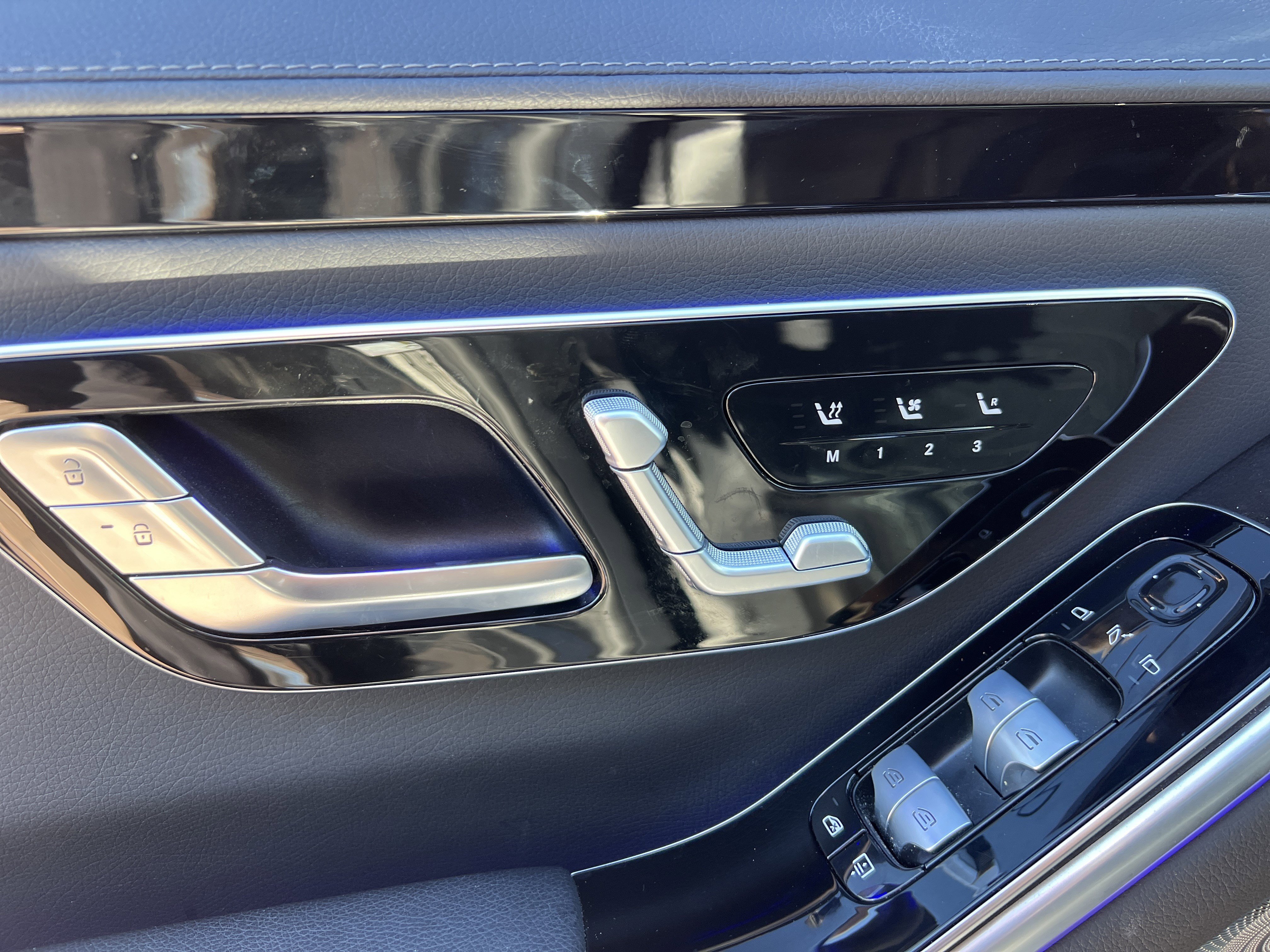 Used 2023 Mercedes-Benz S 580 4MATIC Sedan image 38