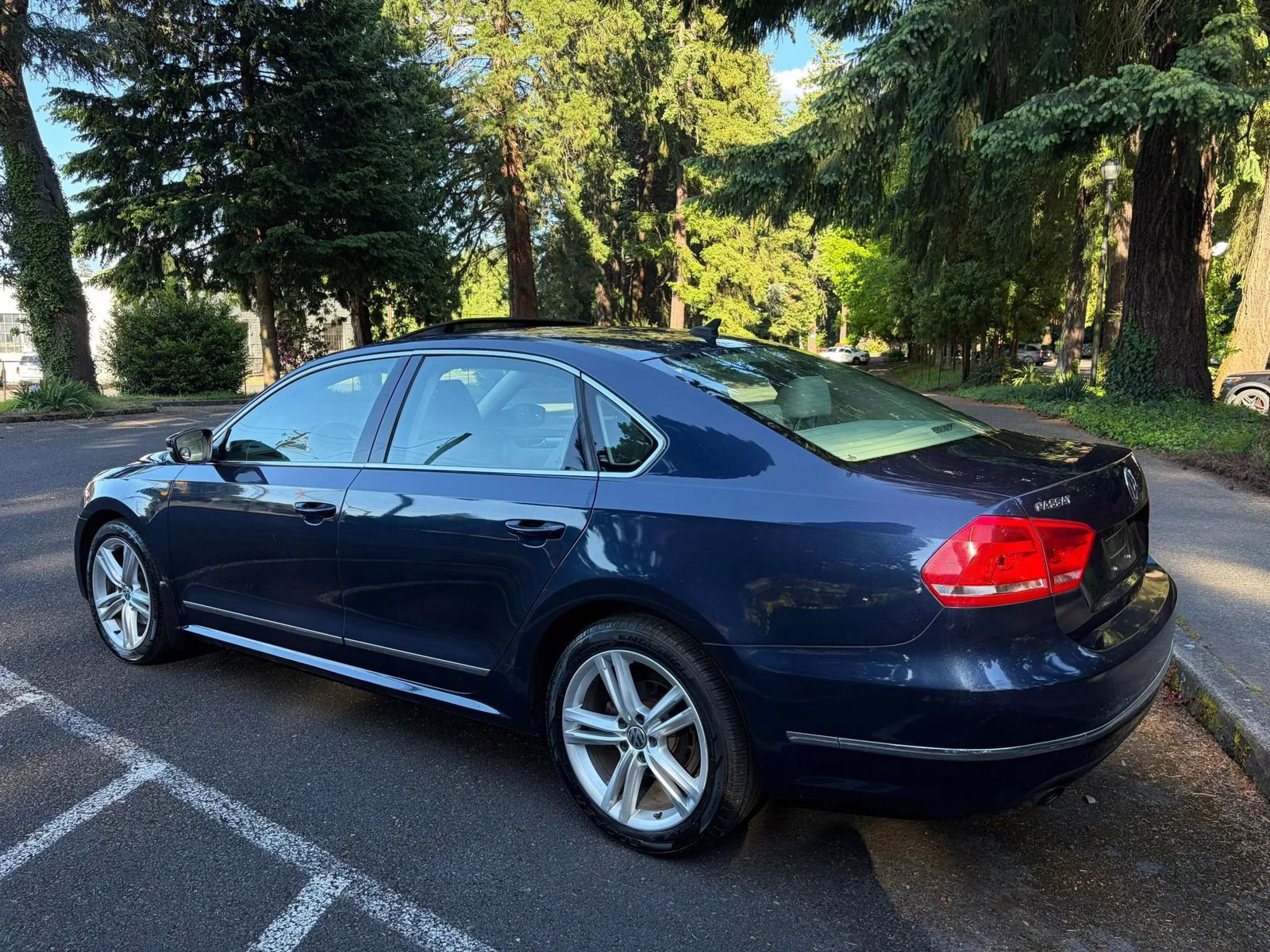 Used 2015 Volkswagen Passat 1.8T SE FWD image 4