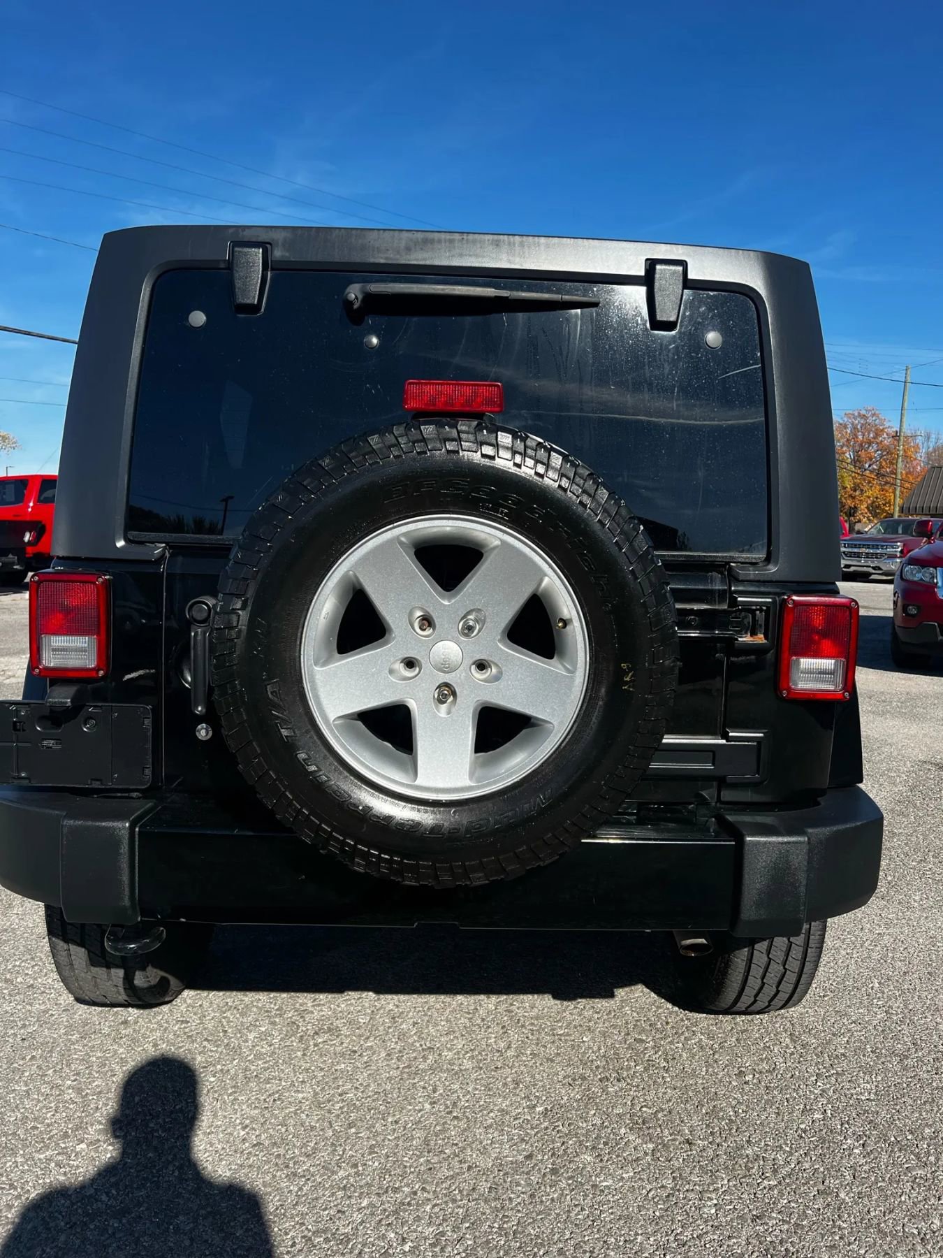 Used 2018 Jeep Wrangler Unlimited Sahara image 4