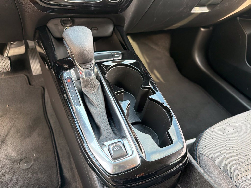 Used 2025 Chevrolet Trax LT FWD image 14