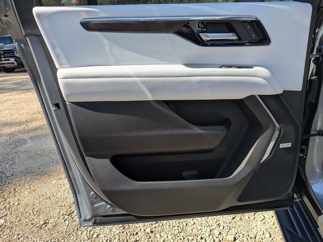 New 2026 Chevrolet Suburban Premier image 26