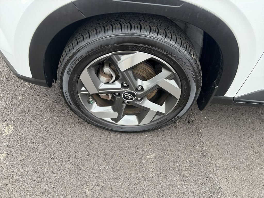 Used 2024 Hyundai Venue SEL image 10