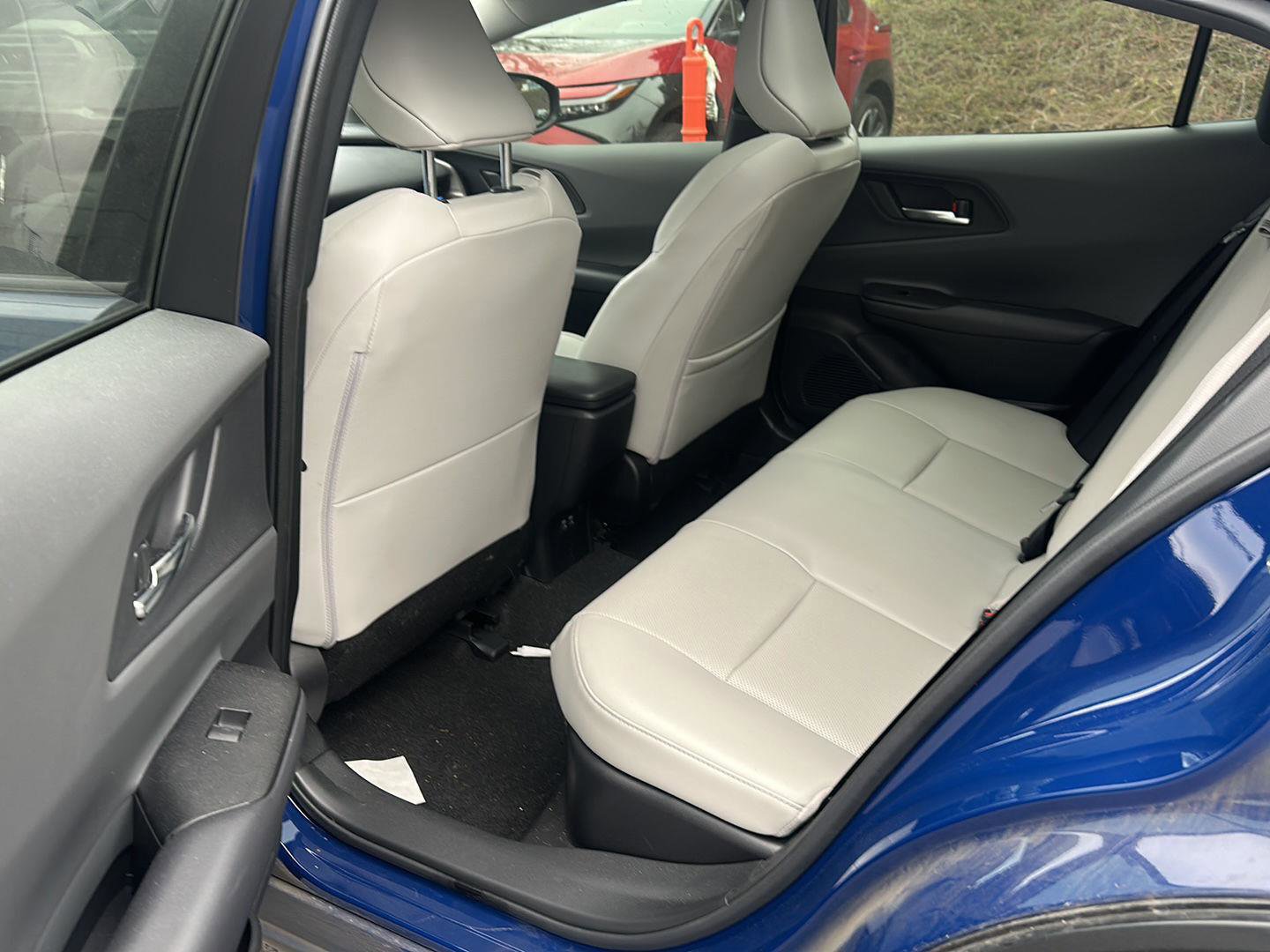 Used 2024 Toyota Prius XLE image 7