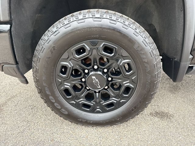 Used 2024 Chevrolet Silverado 2500 LTZ w/ LTZ Plus Package AWD/4WD image 10