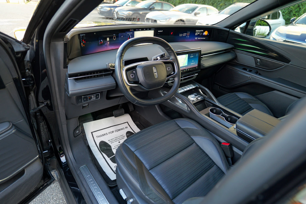 Used 2024 Lincoln Nautilus Reserve w/ Jet Appearance Package (87T) AWD/4WD image 19