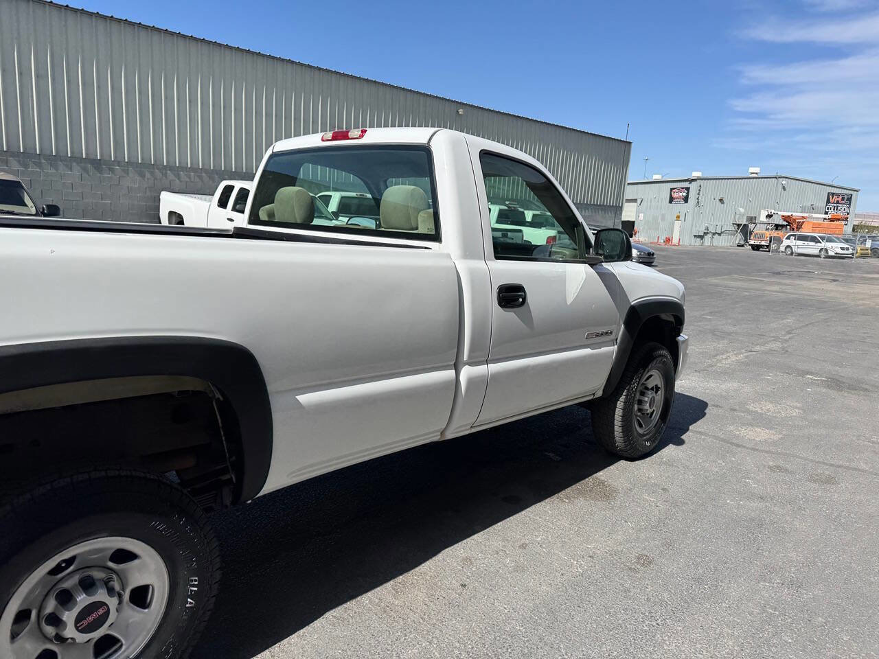 Used 2005 GMC Sierra 3500 W/T w/ Snow Plow Prep Package AWD/4WD image 11