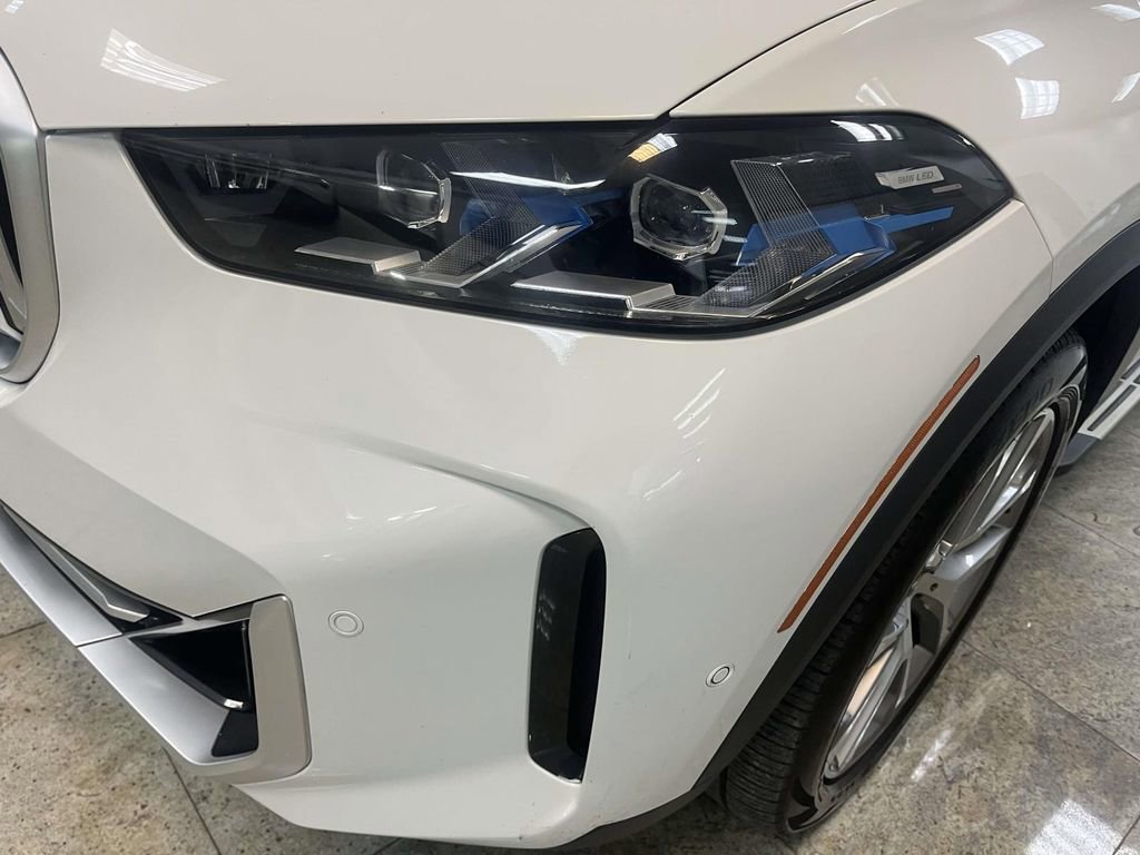 Used 2024 BMW X5 xDrive50e image 9