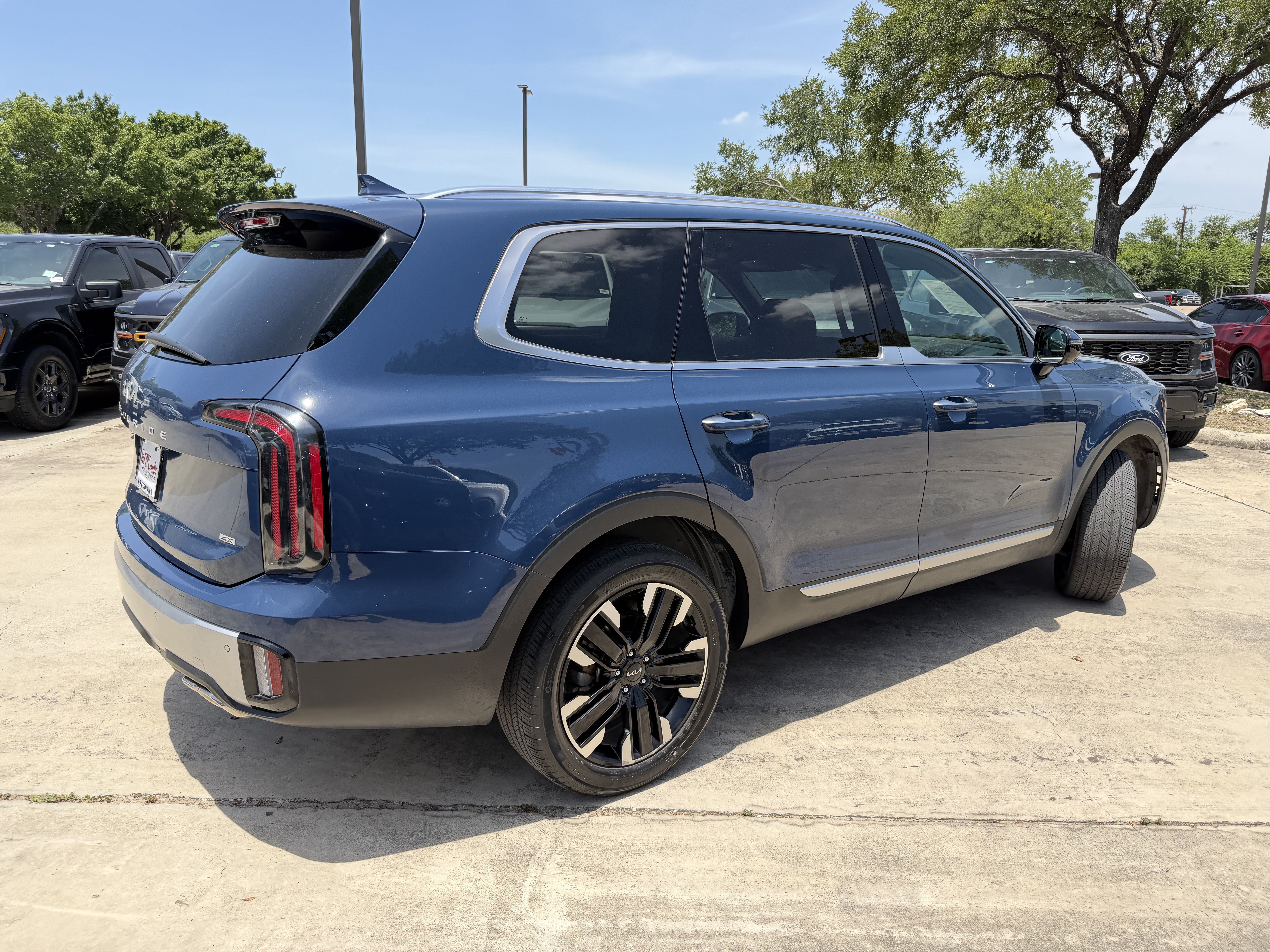 Used 2024 Kia Telluride SX Prestige AWD/4WD image 5