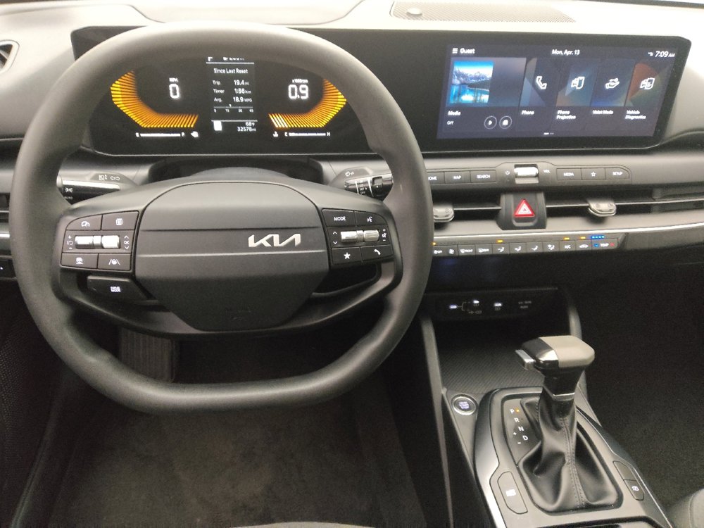 Used 2025 Kia K4 LXS image 22