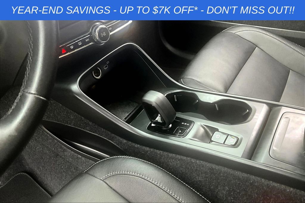 Used 2025 Volvo XC40 B5 Core w/ Protection Package Premier image 25
