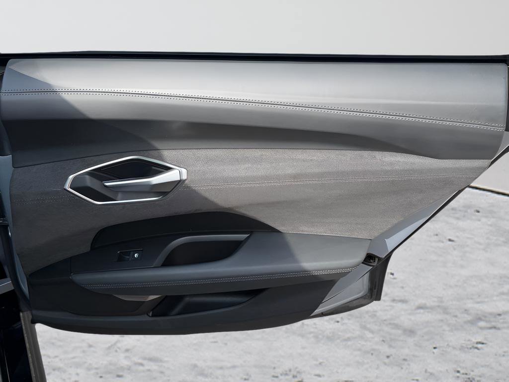 Used 2022 Audi e-tron GT Prestige image 26