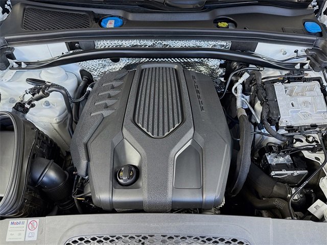 Certified 2024 Porsche Macan image 24