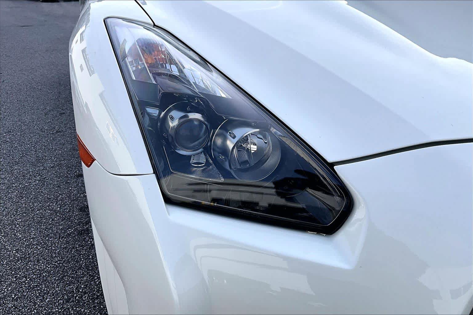 Used 2010 Nissan GT-R Premium image 24