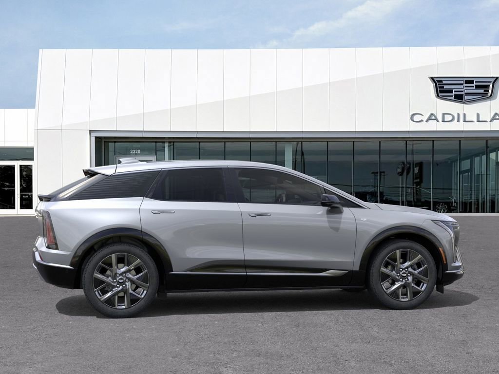 New 2026 Cadillac Optiq Luxury 2 RWD image 5