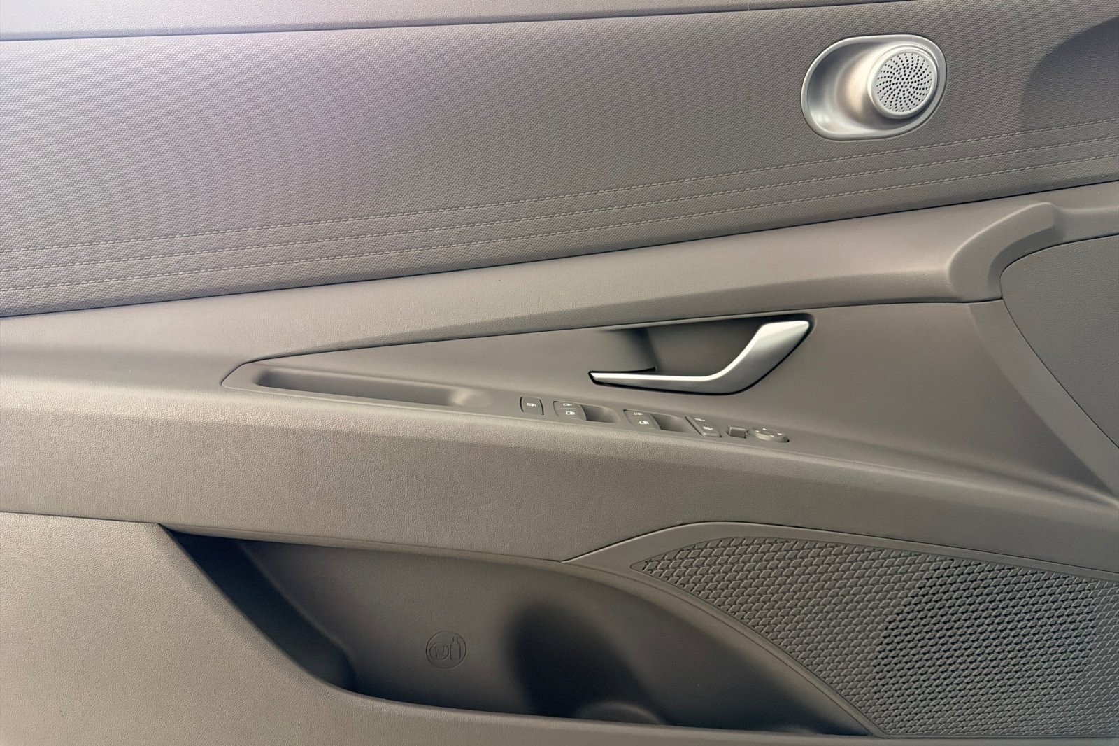 Used 2023 Hyundai Elantra SEL FWD image 10