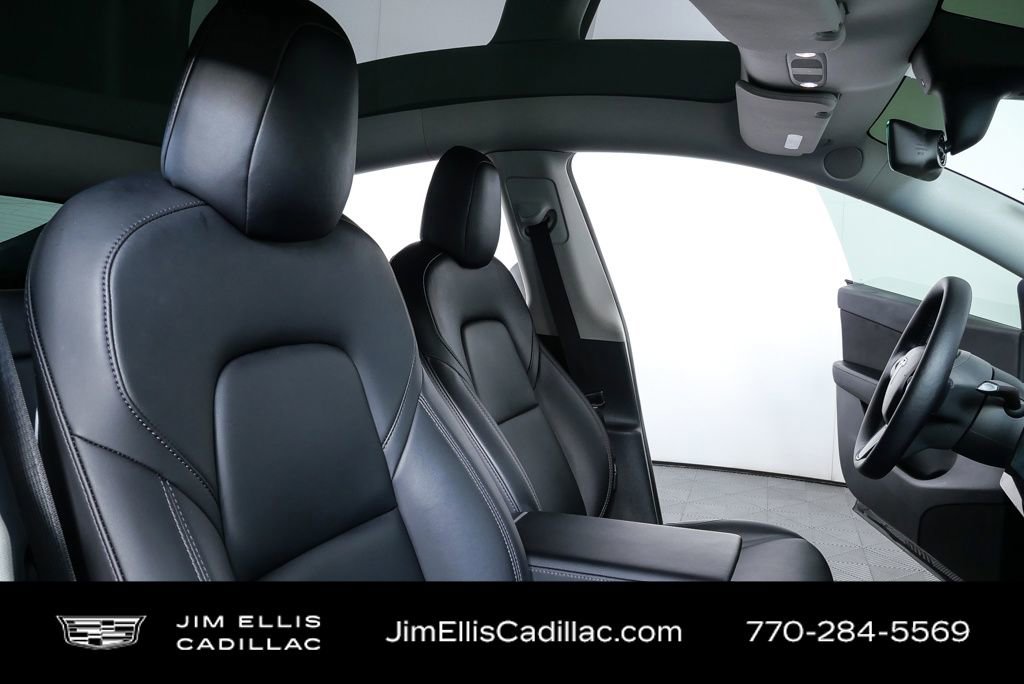 Used 2022 Tesla Model Y Long Range image 18