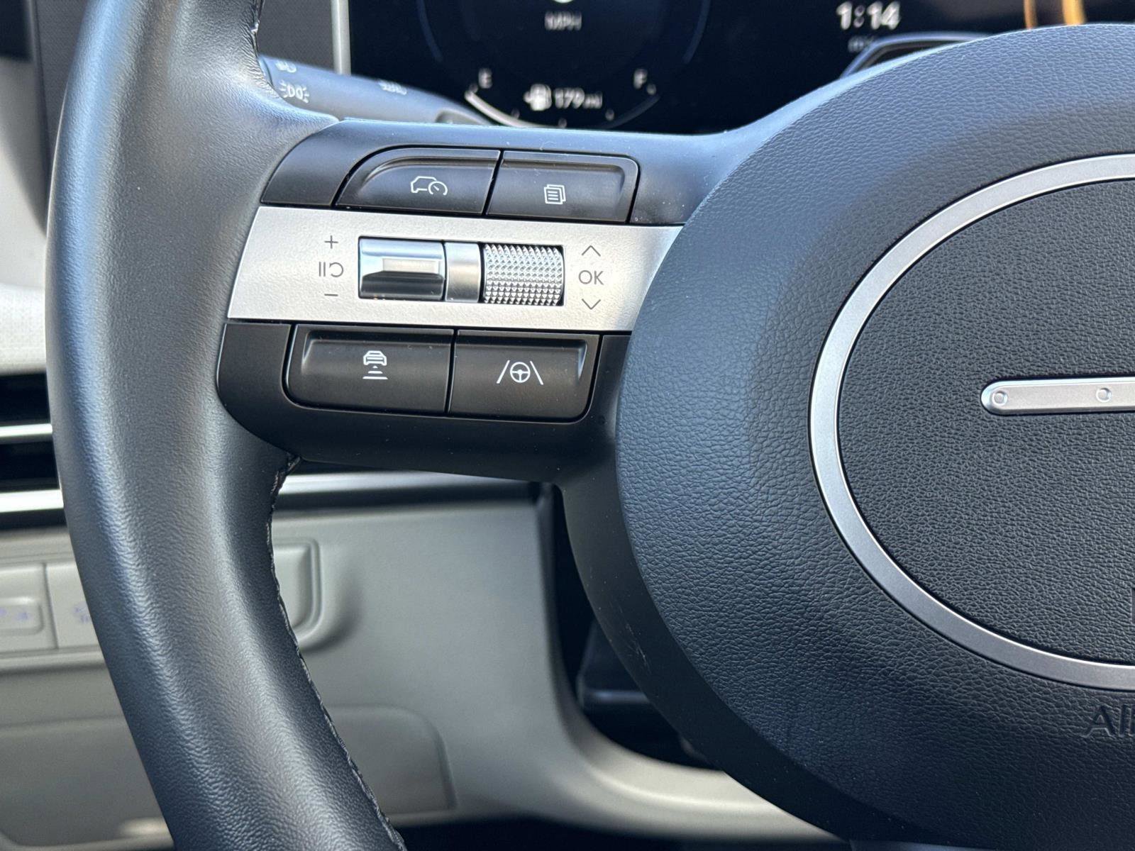 Certified 2025 Hyundai Tucson SEL image 9