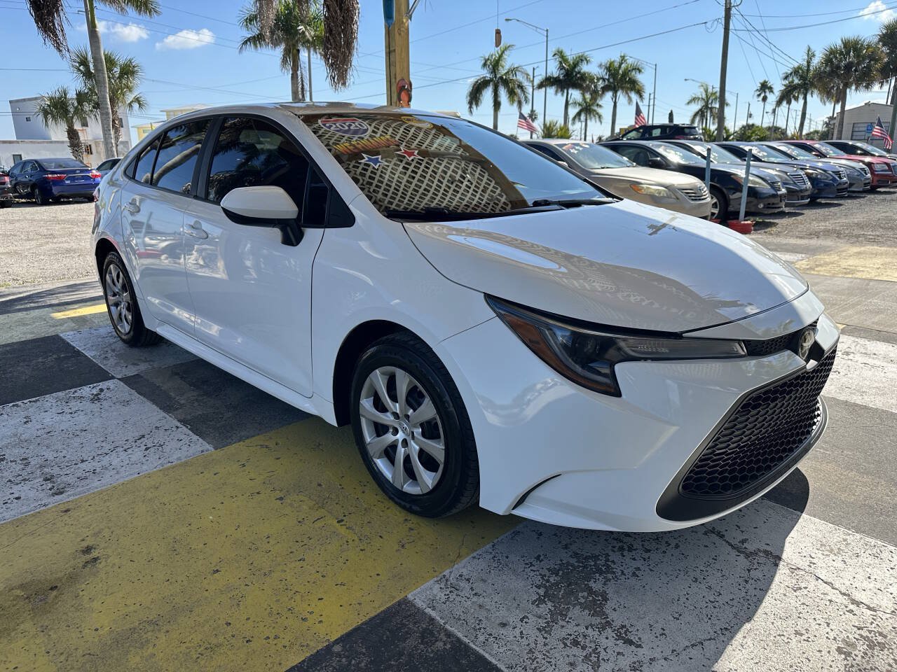 Used 2020 Toyota Corolla LE FWD image 3