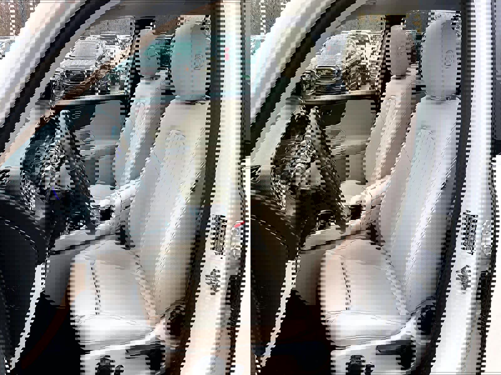 Used 2022 Mercedes-Benz GLB 250 4MATIC image 10