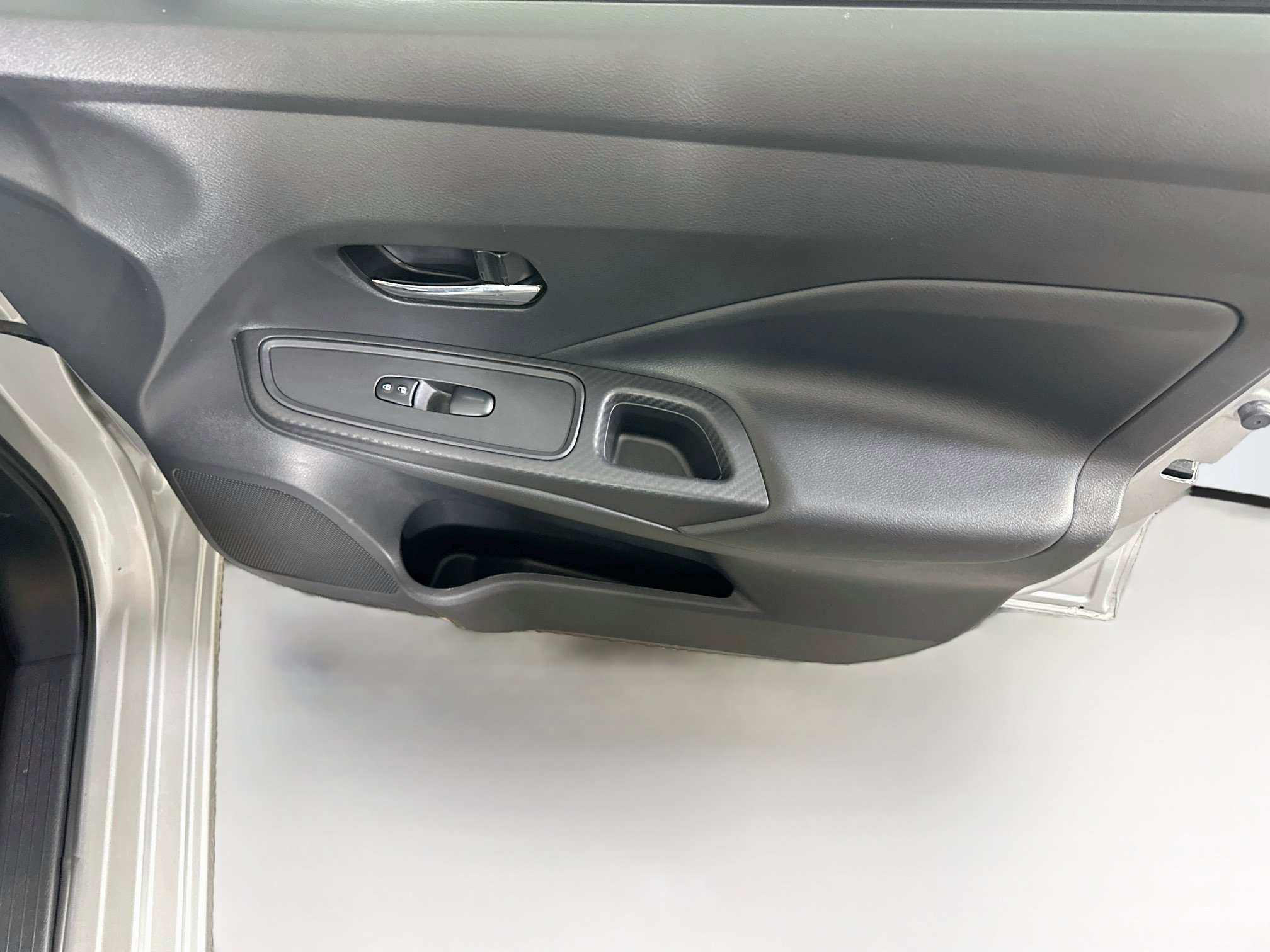 Used 2024 Nissan Versa SV FWD image 29