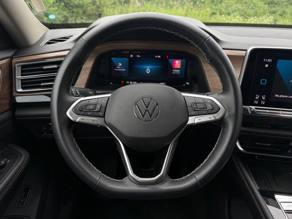 Used 2025 Volkswagen Atlas SE AWD/4WD image 30