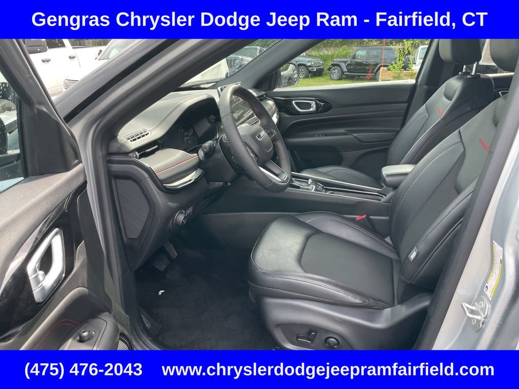 Certified 2025 Jeep Compass Trailhawk w/ Sun & Sound Group AWD/4WD image 43