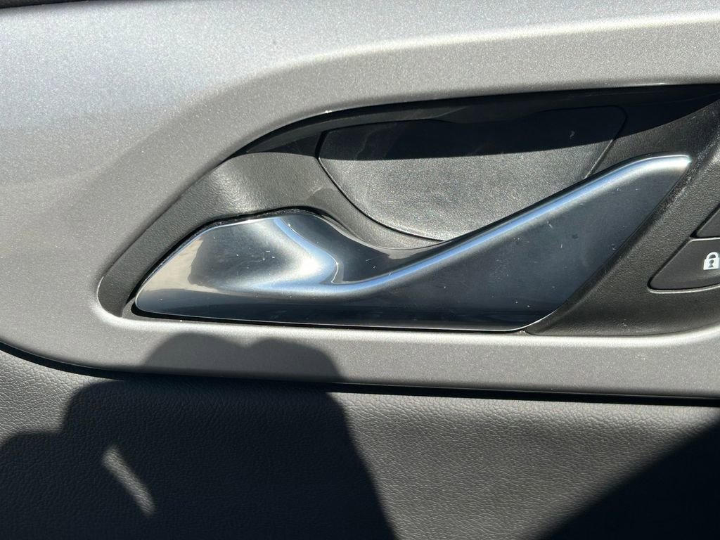 Used 2025 Chevrolet Blazer LT FWD image 22