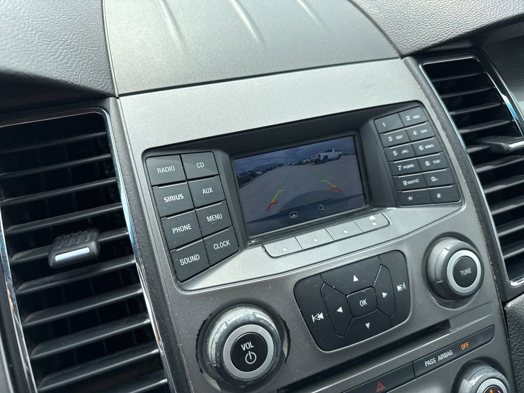 Used 2015 Ford Taurus SEL FWD image 8