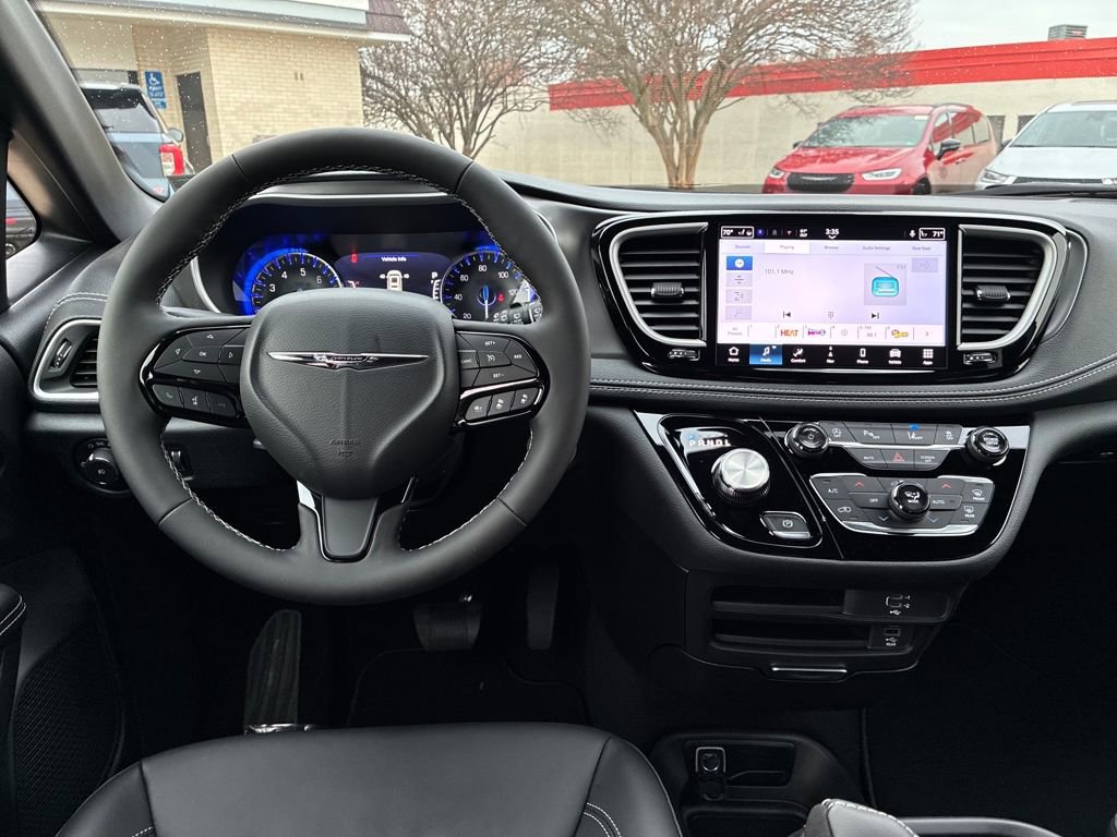 New 2026 Chrysler Pacifica Select AWD/4WD image 14