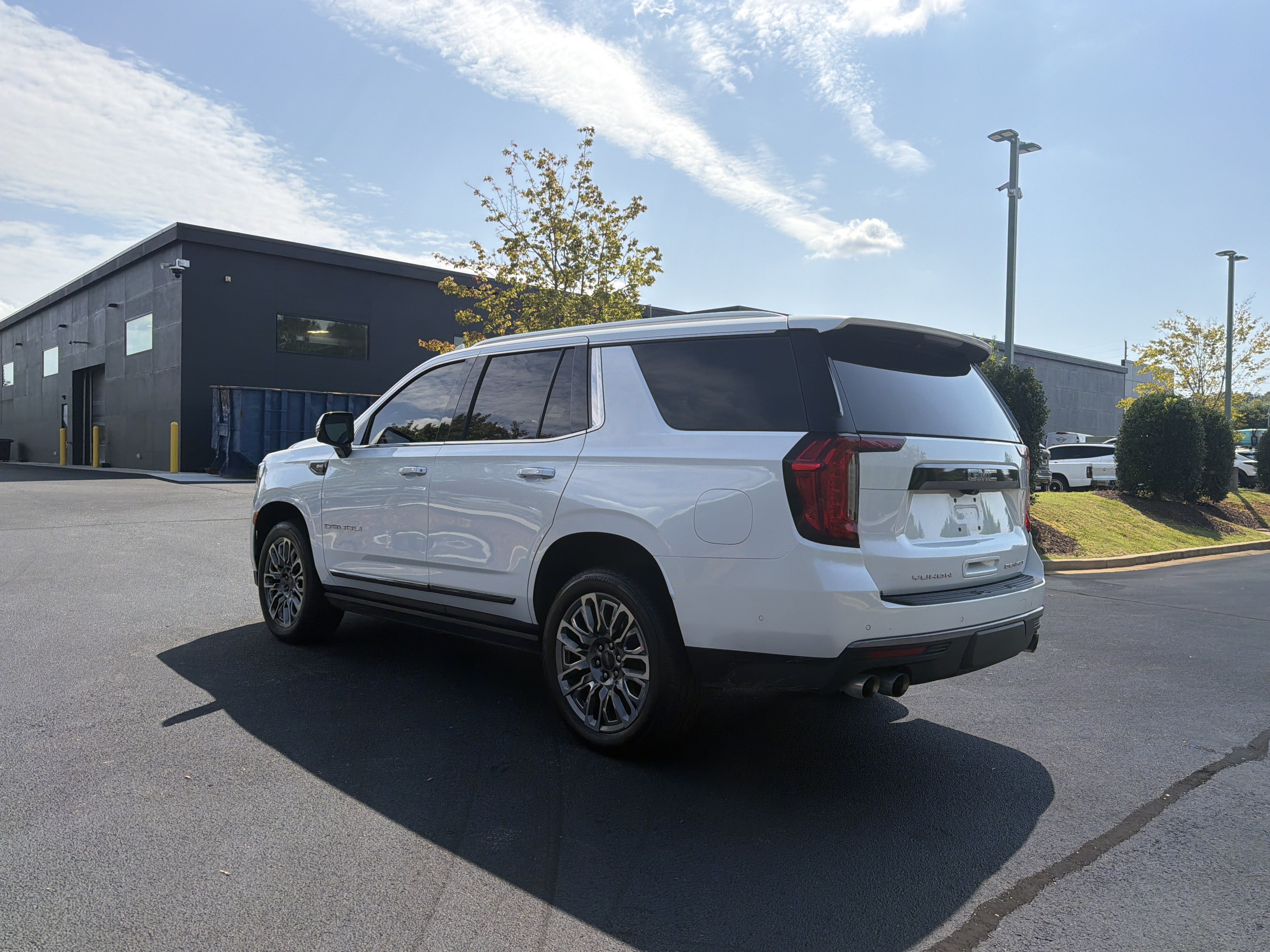 Used 2023 GMC Yukon Denali Ultimate AWD/4WD image 17