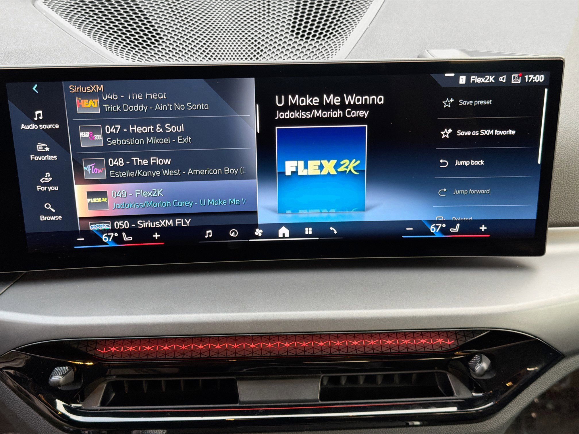 Used 2025 BMW 230i Coupe w/ M Sport Package image 30