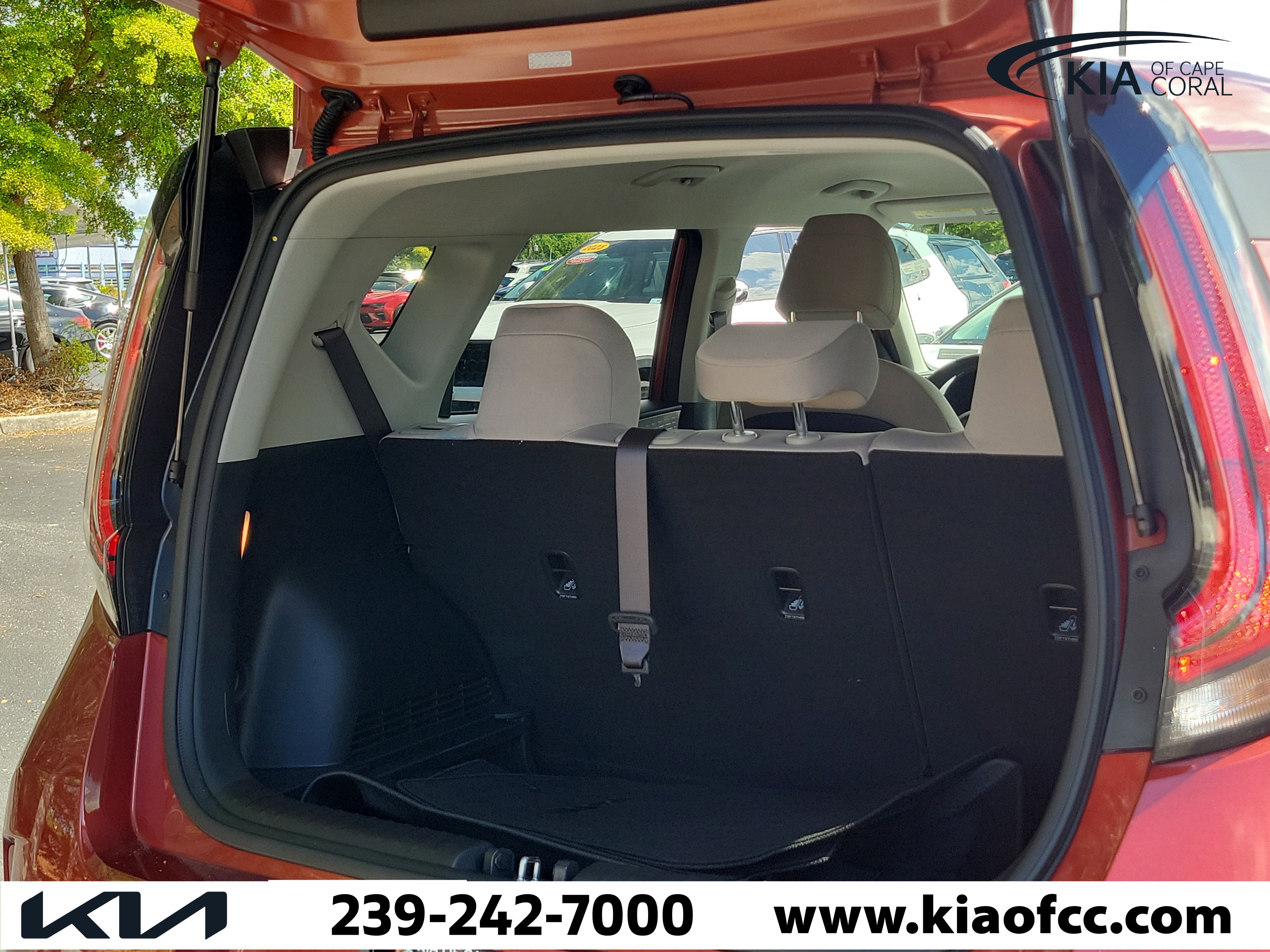 Certified 2025 Kia Soul LX w/ LX Technology Package image 11