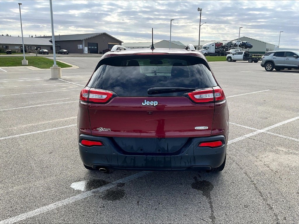 Used 2018 Jeep Cherokee Latitude Plus FWD image 6